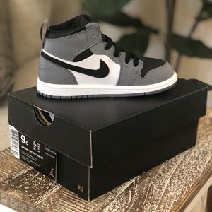 Boys Nike Jordan 1 Retro High BT; size 9c